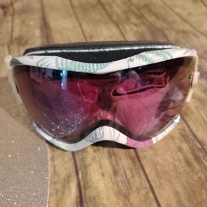 SMITH Pink Mirrored Lens Snow Goggles with White Leaf-Pattern Frame